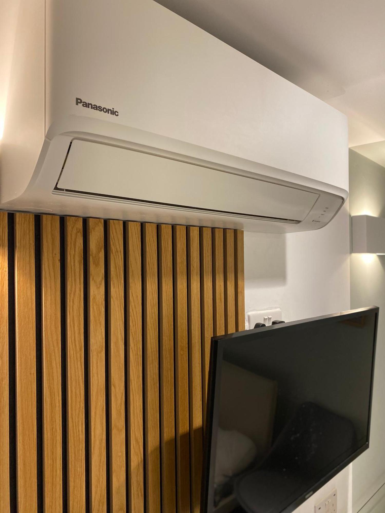 Central Ensuite Guest Unit With Air Conditioning Brighton Екстериор снимка